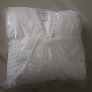 Soma Embraceable Ivory Robe and slippers